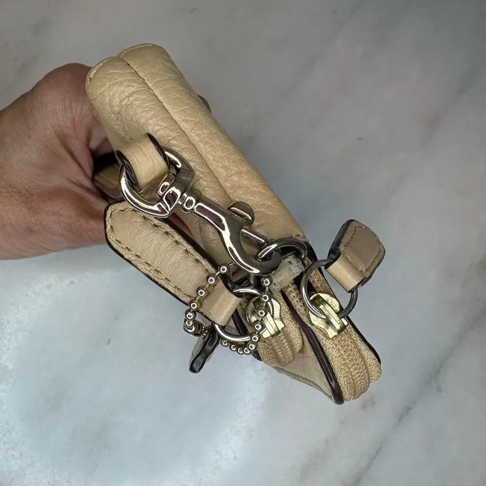 Coach Wristlet Bag Purse Leather Pebbled Clutch Wristlet